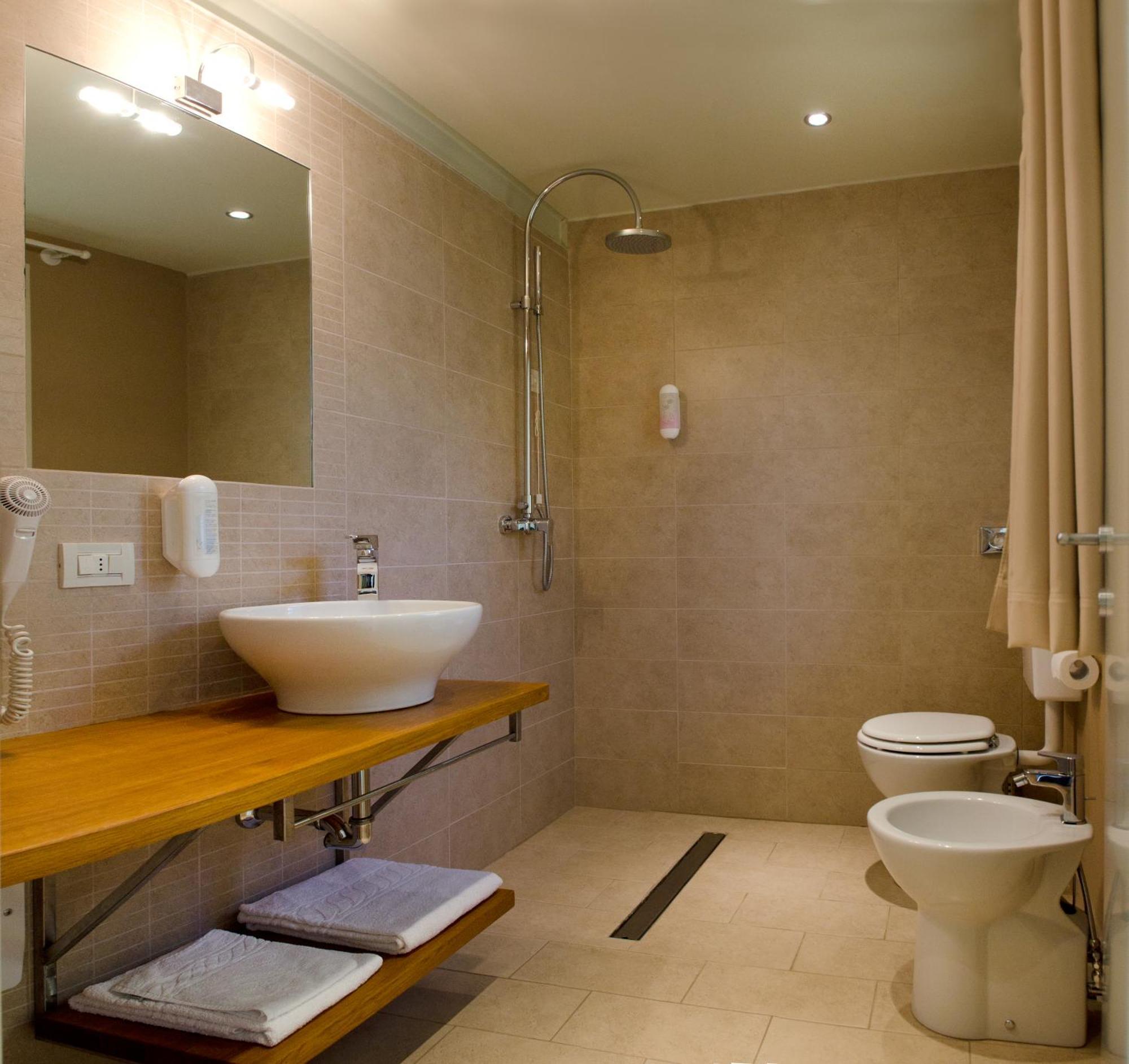 Osteria E Locanda Del Viaggiatore Russi Quarto foto